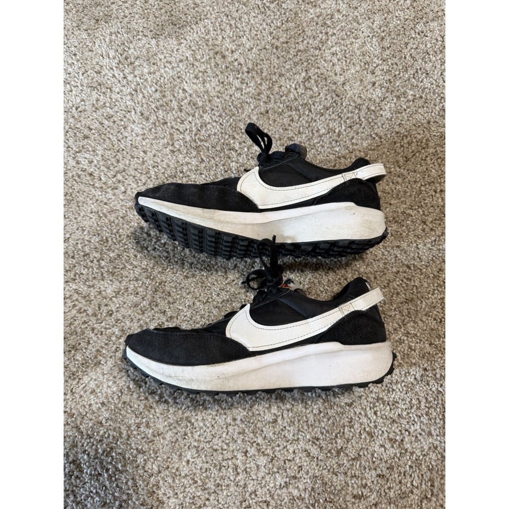 NIke Waffle Debut Sneakers Womens 7 Black White Swoosh Activewear Low Top - Picture 3 of 7